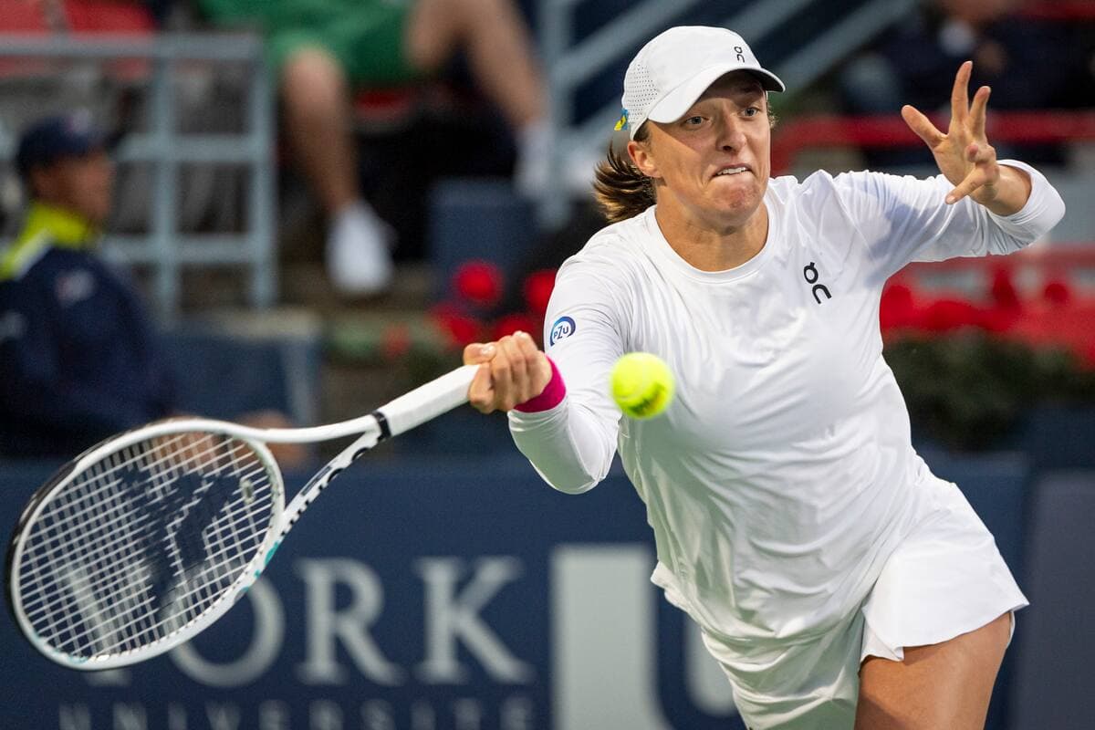 Iga Swiatek lors de son match quart de finale face à Danielle Collins, vendredi, à Montréal.