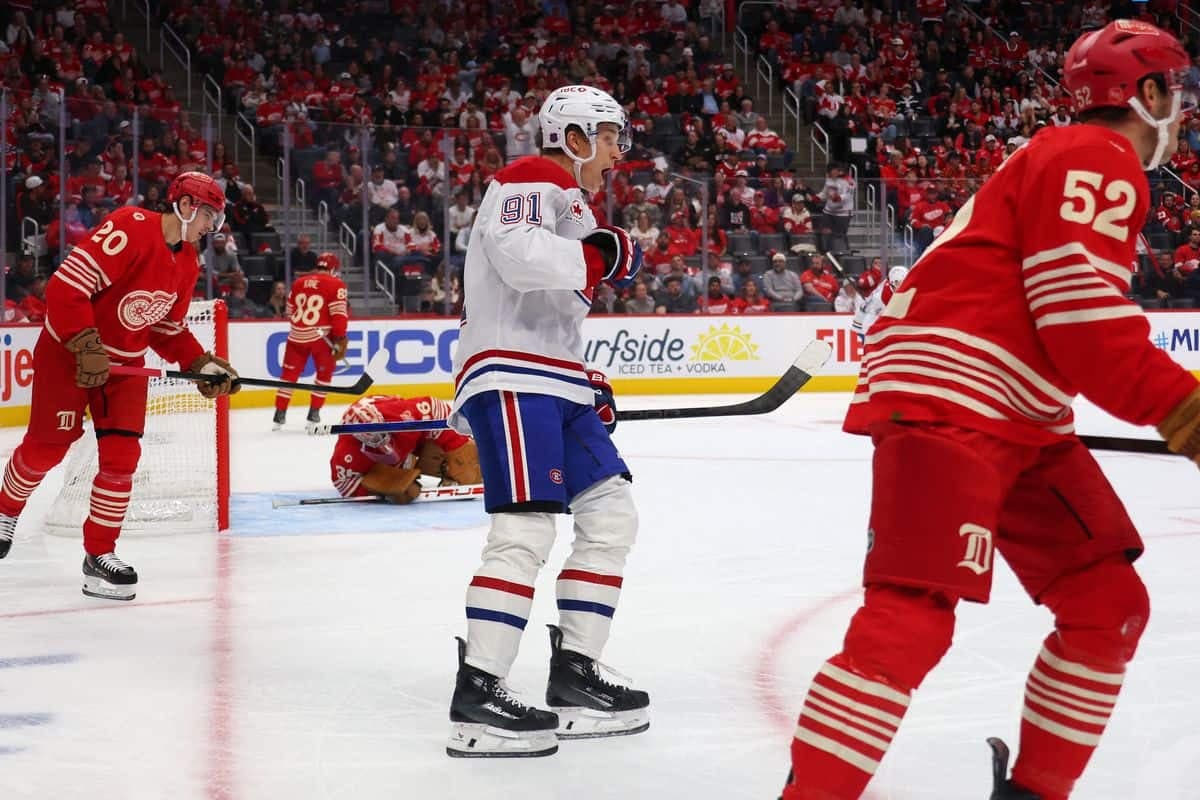 Oliver Kapanen a marqué son deuxième but en autant de matchs jeudi à Detroit.