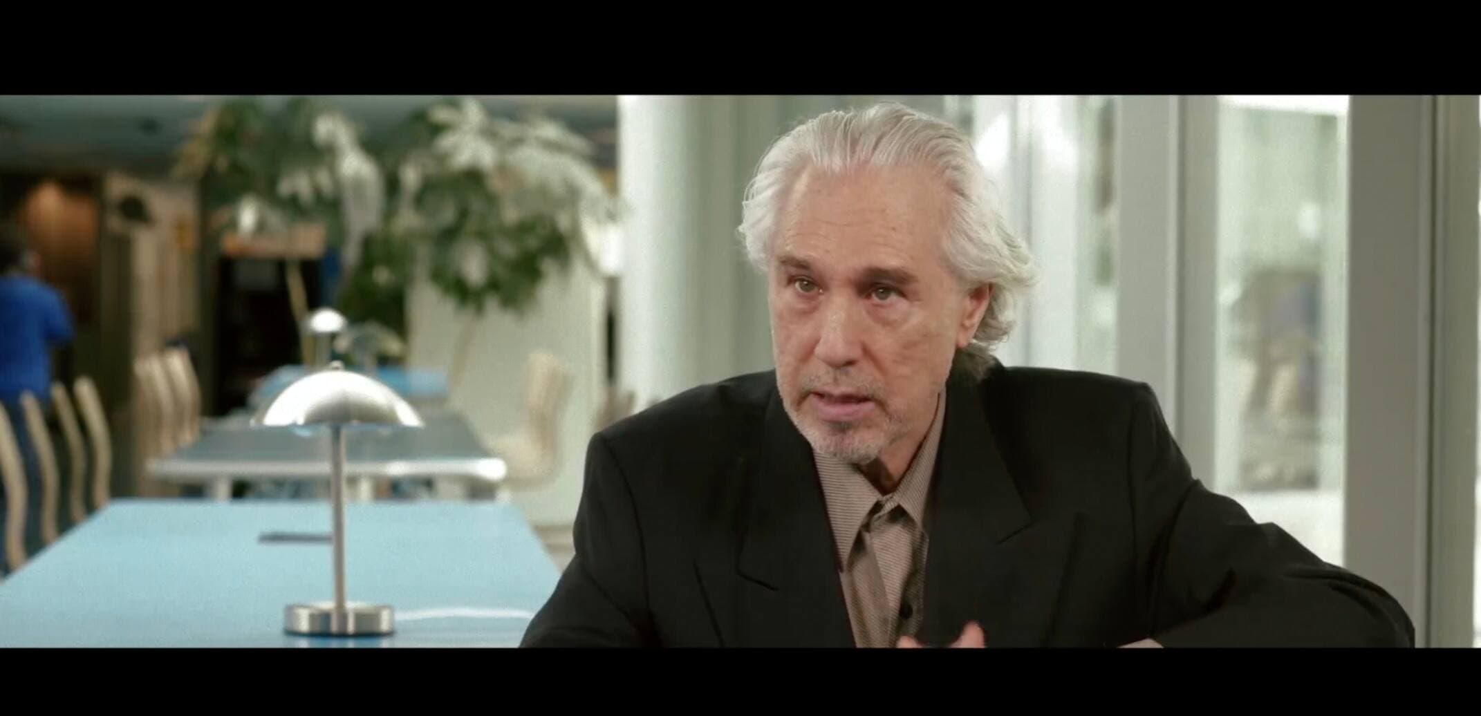 Le psychologue Gilles Michel Ouimet fait l’objet d’une rare requête de radiation immédiate par son ordre professionnel, qui lui reproche d’avoir eu des relations sexuelles avec une patiente, de s’être immiscé dans les affaires personnelles de celle-ci et de mener des séances de psychothérapie de nuit, pouvant dans certains cas durer pendant 7 heures consécutives.