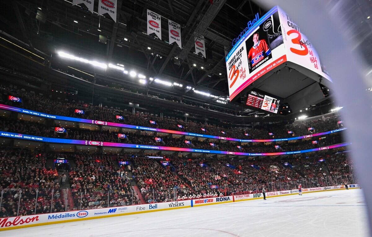 Les partisans rassemblés au Centre Bell ont applaudi chaleureusement, mardi soir, quand le contrat d'entrée de trois saisons d'Ivan Demidov a été annoncé sur l'immense tableau indicateur durant le match entre le Canadien et les Red Wings.