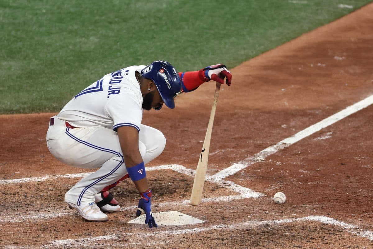 Vladimir Guerrero fils, durant le deuxième match de la Série mondiale, le samedi 25 octobre 2025, à Toronto.
