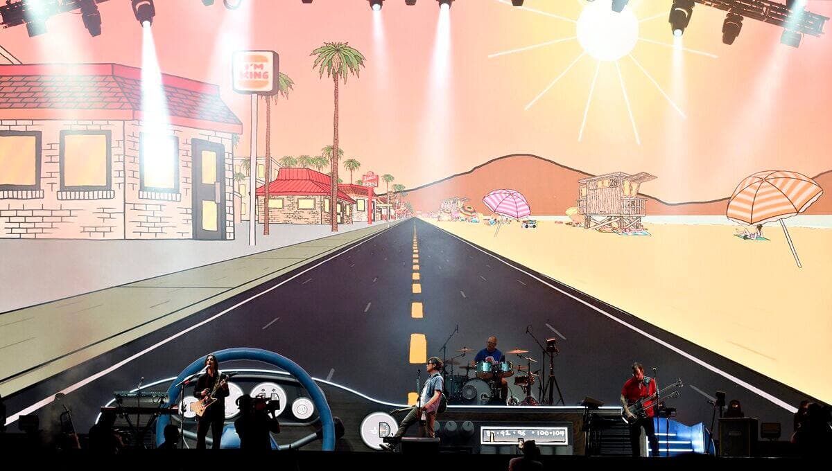 Le décor de Weezer sur les plaines d'Abraham.