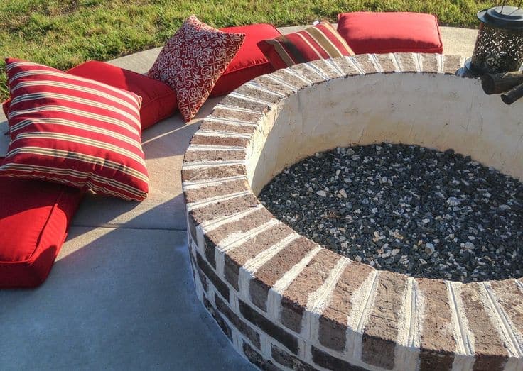 Courtoisie Pine Hall Brick