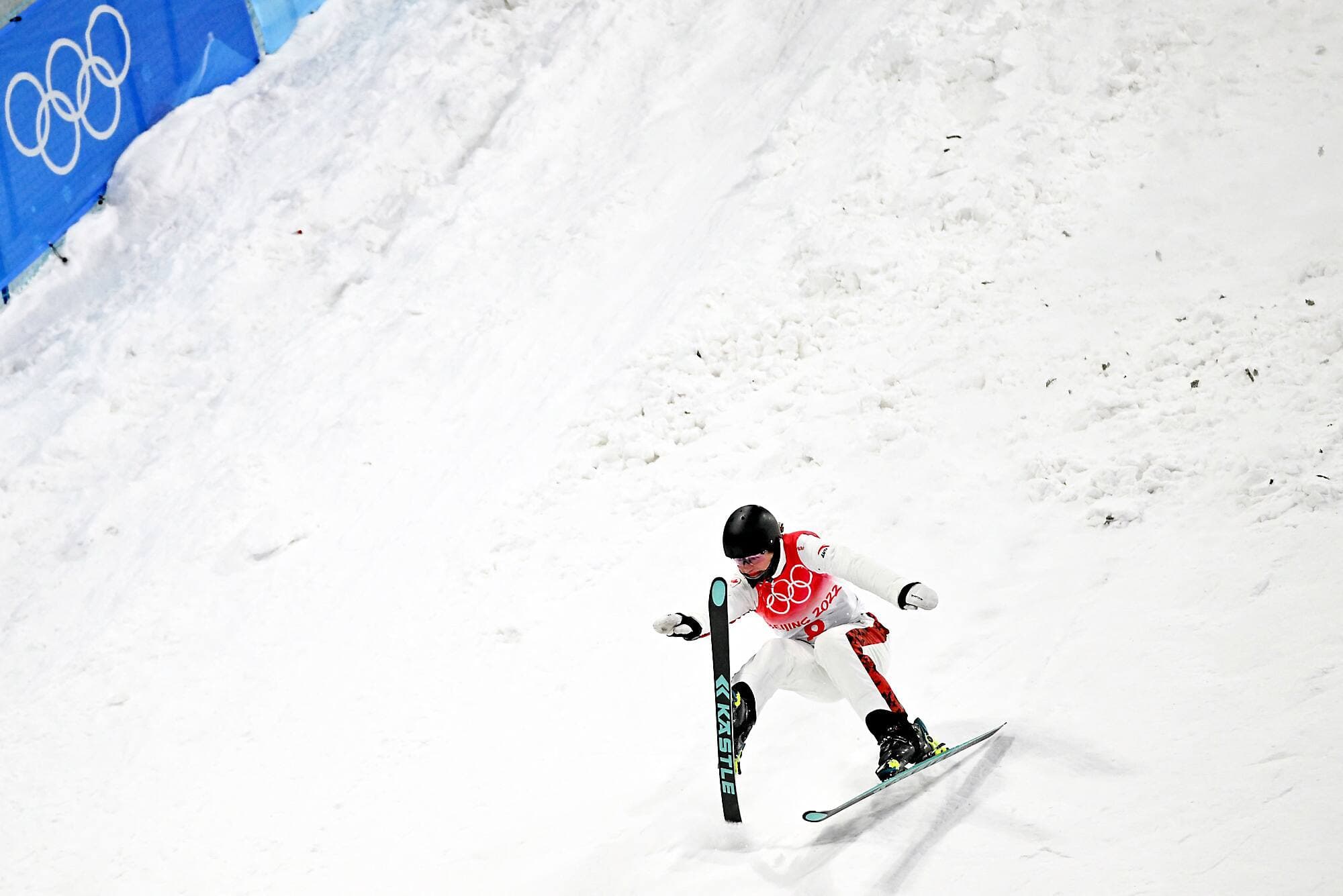 Marion Thénault lors d’un atterrissage difficile lundi à Zhangjiakou.