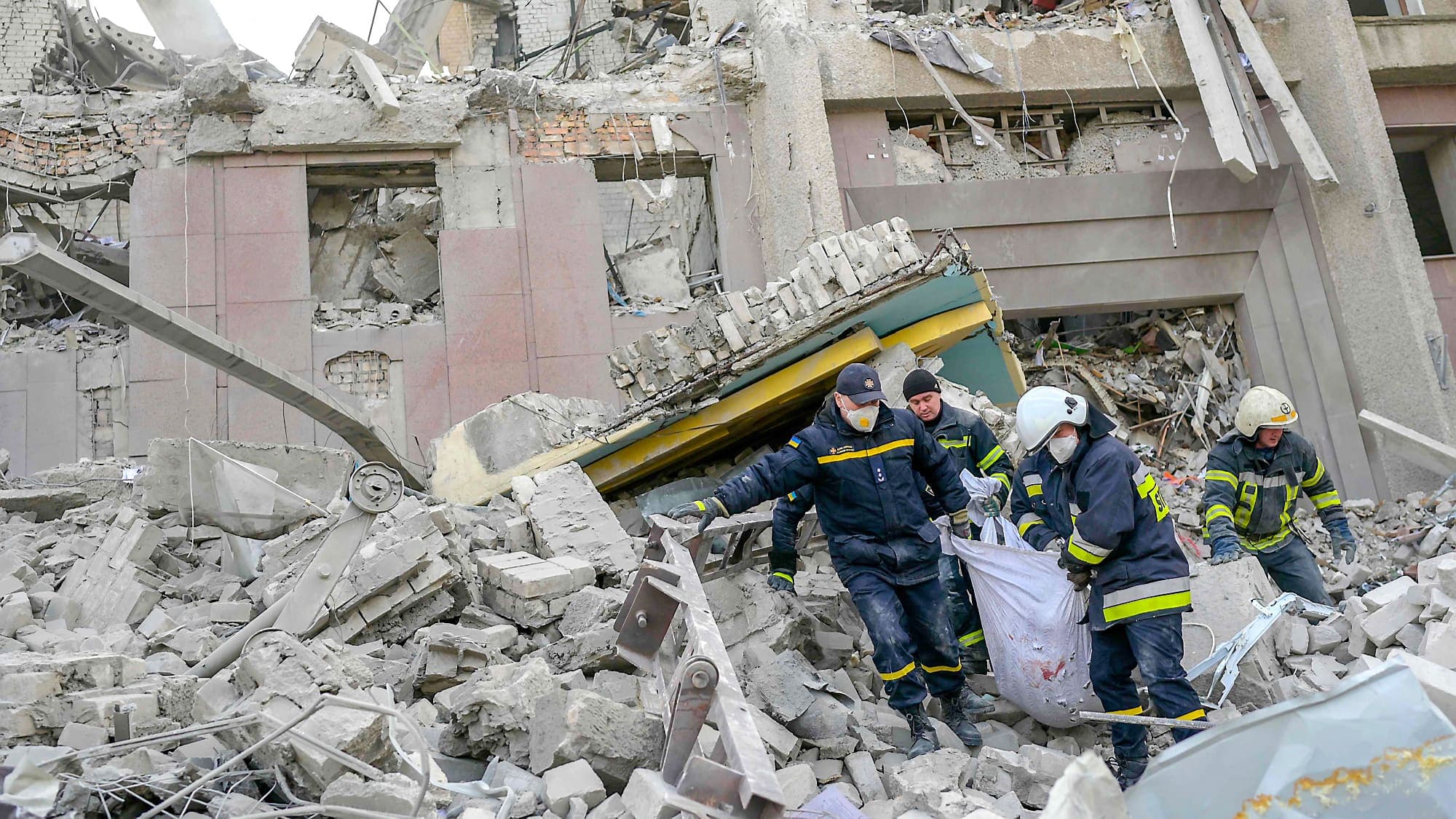 Cette ville est la cible de plusieurs attaques et de bombardements russes depuis le début de la guerre.