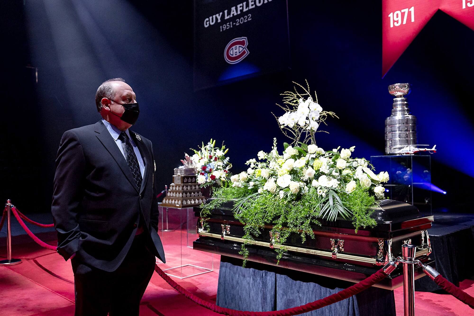 Ancien coéquipier du Démon blond, Bob Gainey s’est recueilli devant le cercueil.