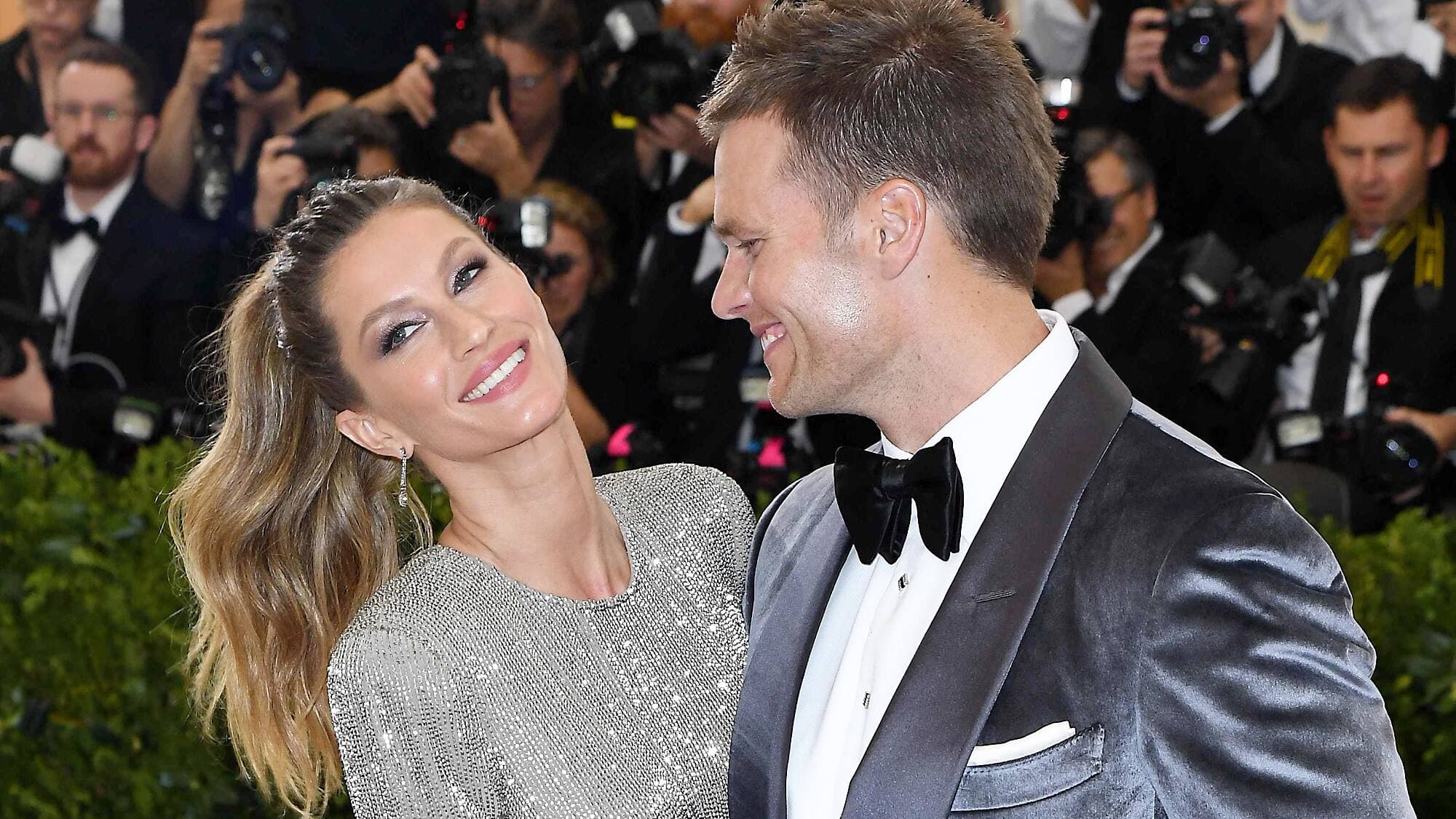Le célèbre couple s’était prêté aux jeux des photographes sur le tapis rouge du Costume Institute Benefit au Musée d’art métropolitain de New York, en 2017.