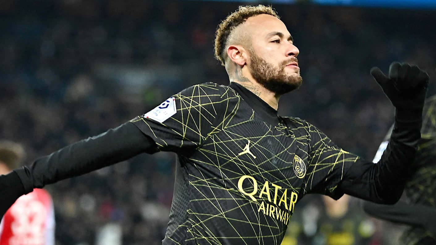 Neymar a déjà reçu 10 cartons jaunes cette saison avec le PSG.