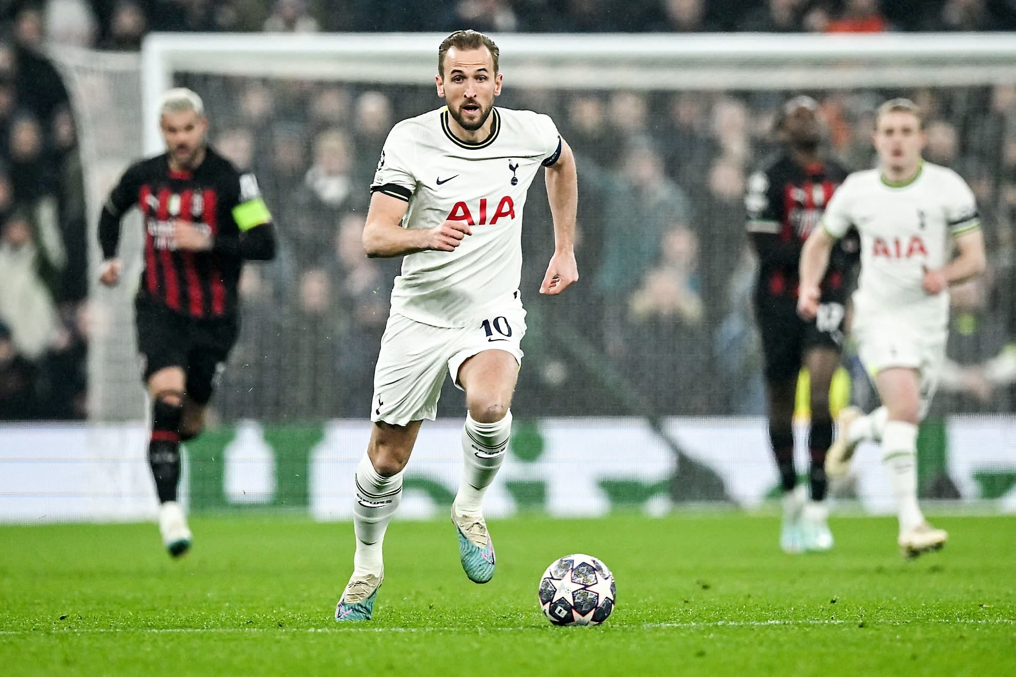 Harry Kane en action durant la rencontre face à l’AC Milan, mercredi, à Londres.