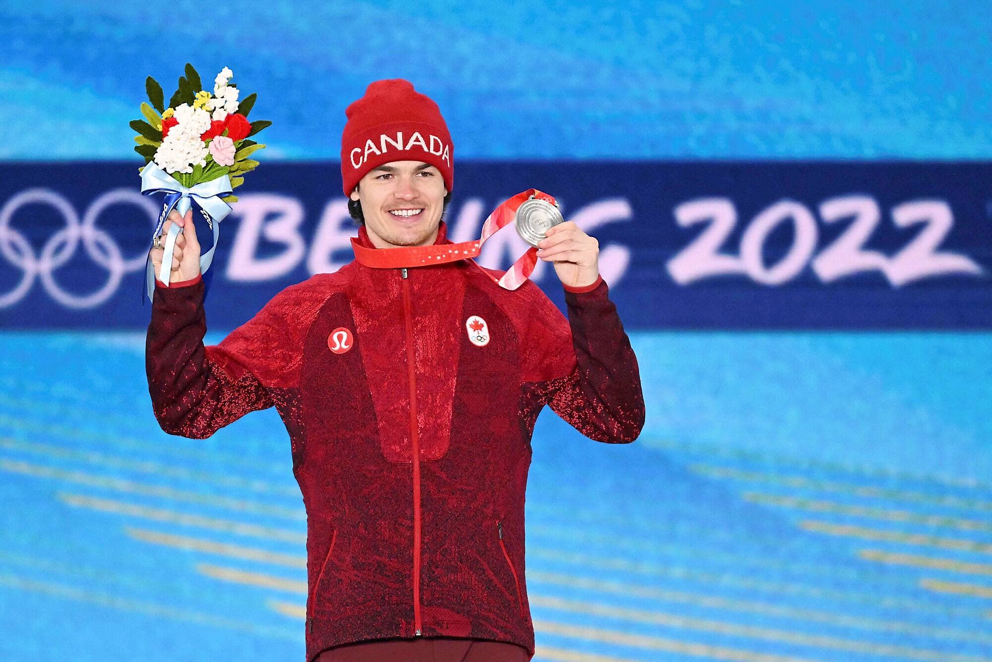 C’est avec le sentiment du devoir accompli que Mikaël Kingsbury a reçu sa médaille d’argent, dimanche, à la zone de Zhangjiakou.