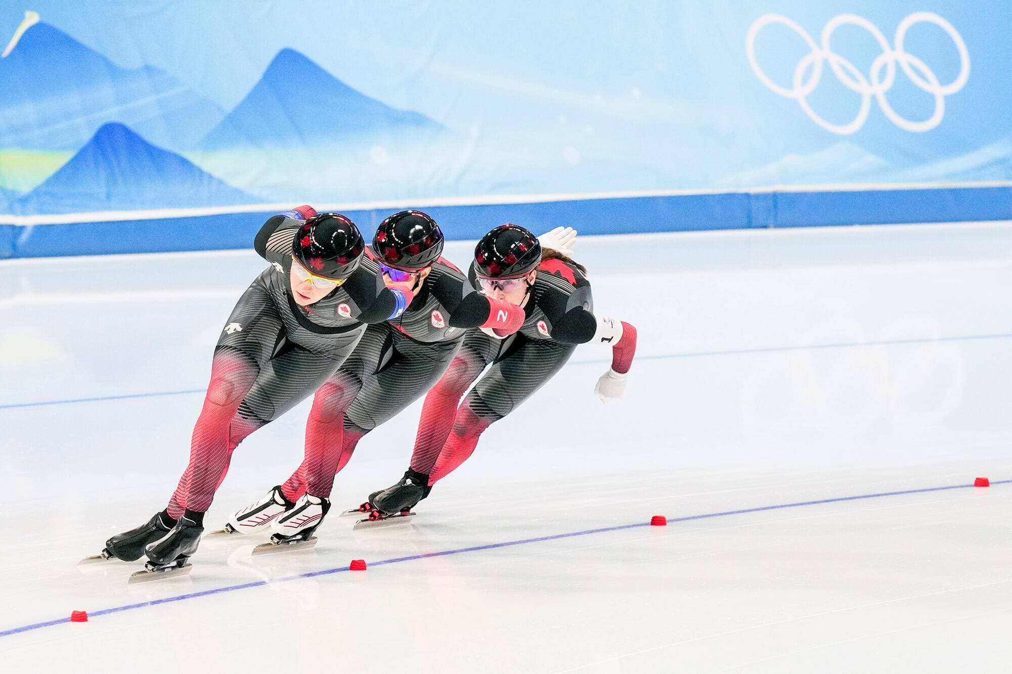 Ivanie Blondin, Valerie Maltais et Isabelle Weidemann lors de leur poursuite finale.