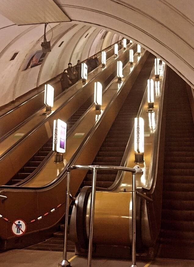 Dans la station de métro Pecherska