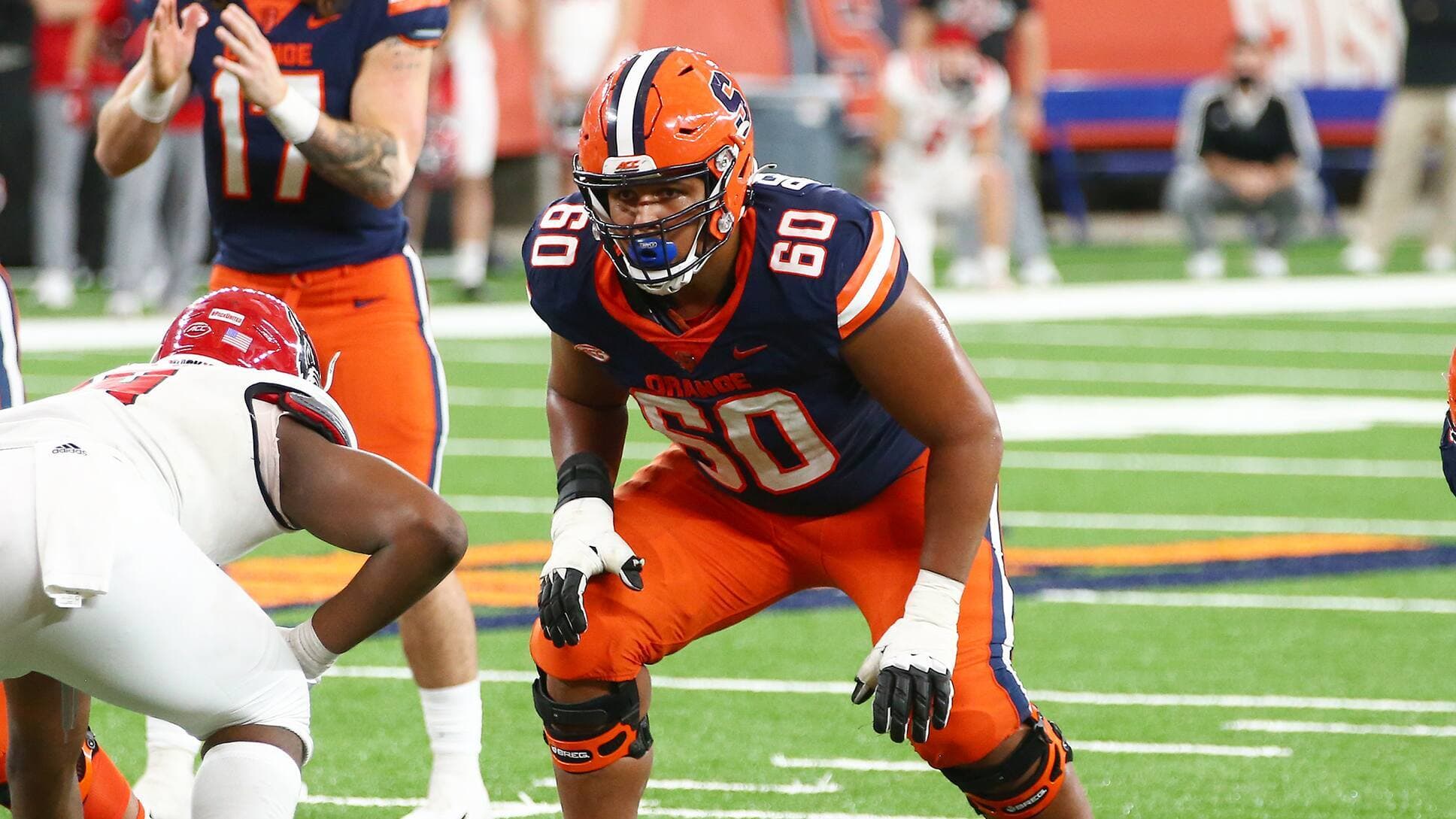 Après quatre saisons universitaires à Syracuse, Matthew Bergeron continue de faire bonne impression auprès de la NFL.