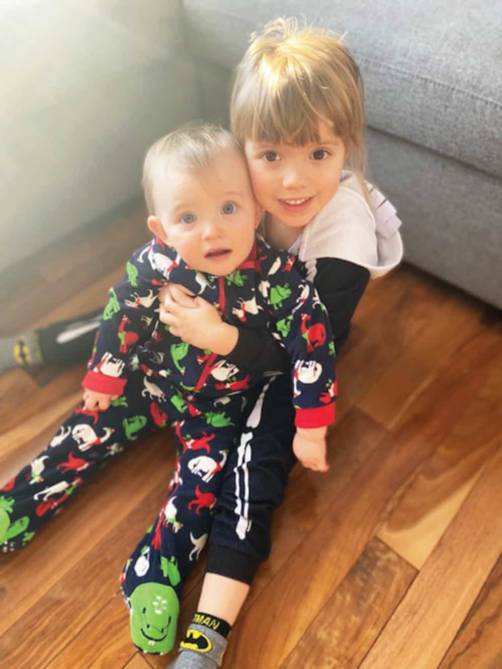 «Sam est une grande sœur adorable. Elle prend soin de son bébé. Èva et elle s’entendent très bien.»