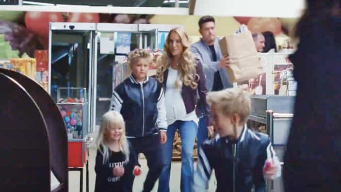 Luisana, Michael, Noah, Vida et Elias ont dévoilé la grossesse en famille.