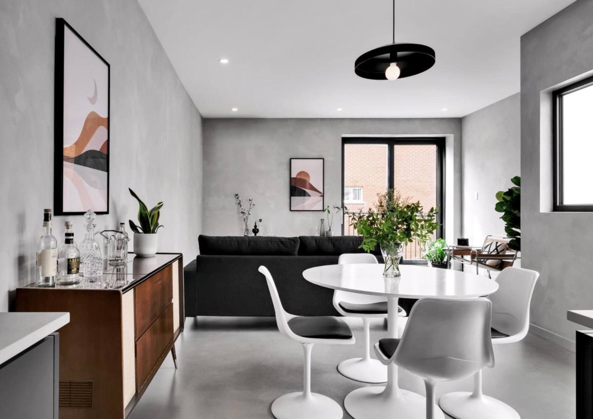 Cara Schwartz, Courtier immobilier