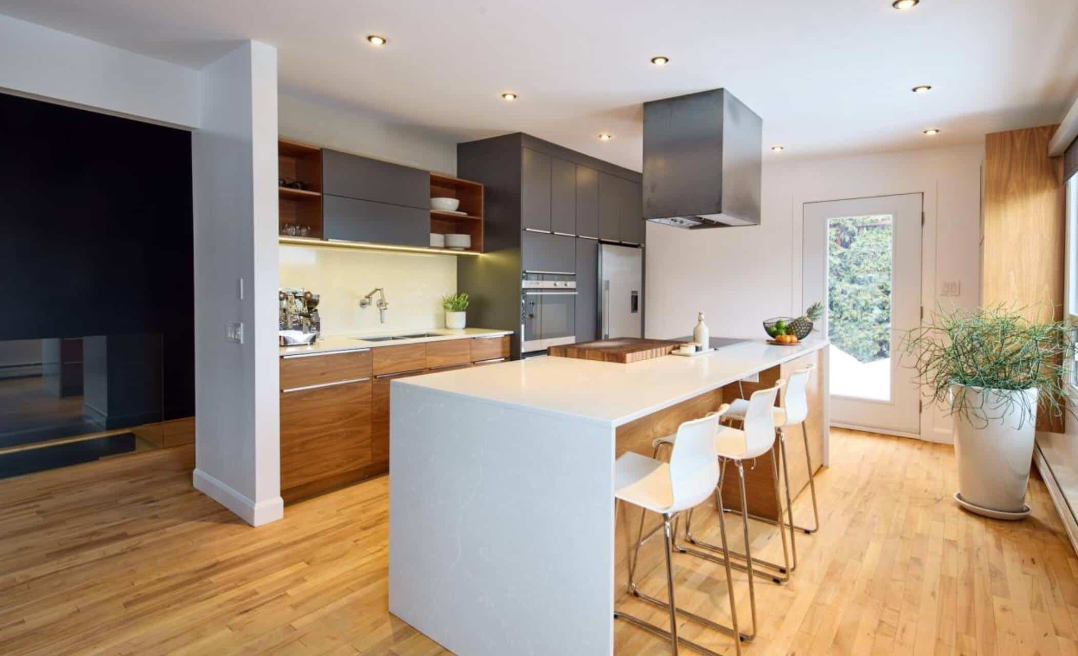 France Simard courtier