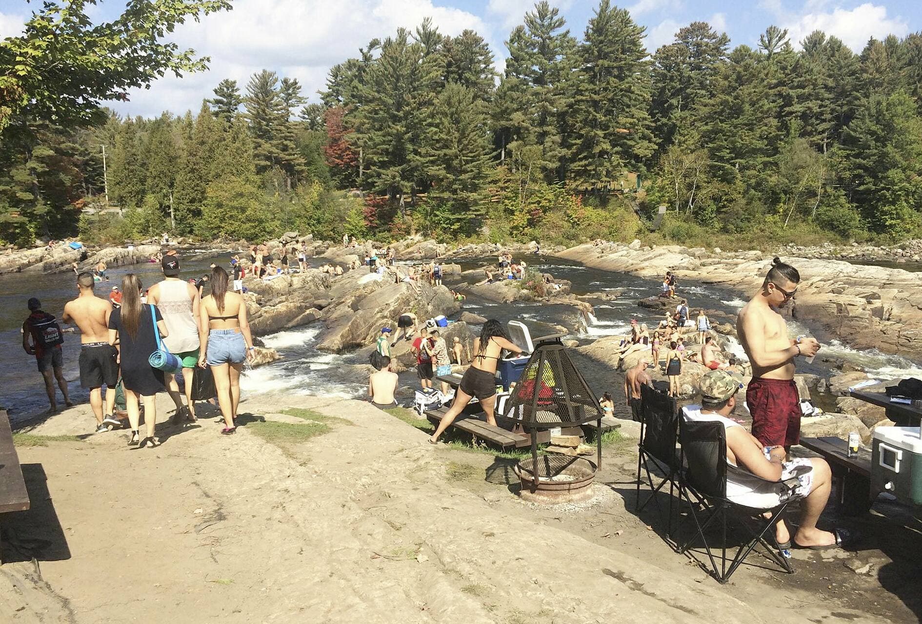 Les autorités prévoient mettre en place des mesures pour empêcher la tenue aujourd'hui d'une fête clandestine organisée à Rawdon par une bande de jeunes Montréalais qui en font la promotion sur les réseaux sociaux.