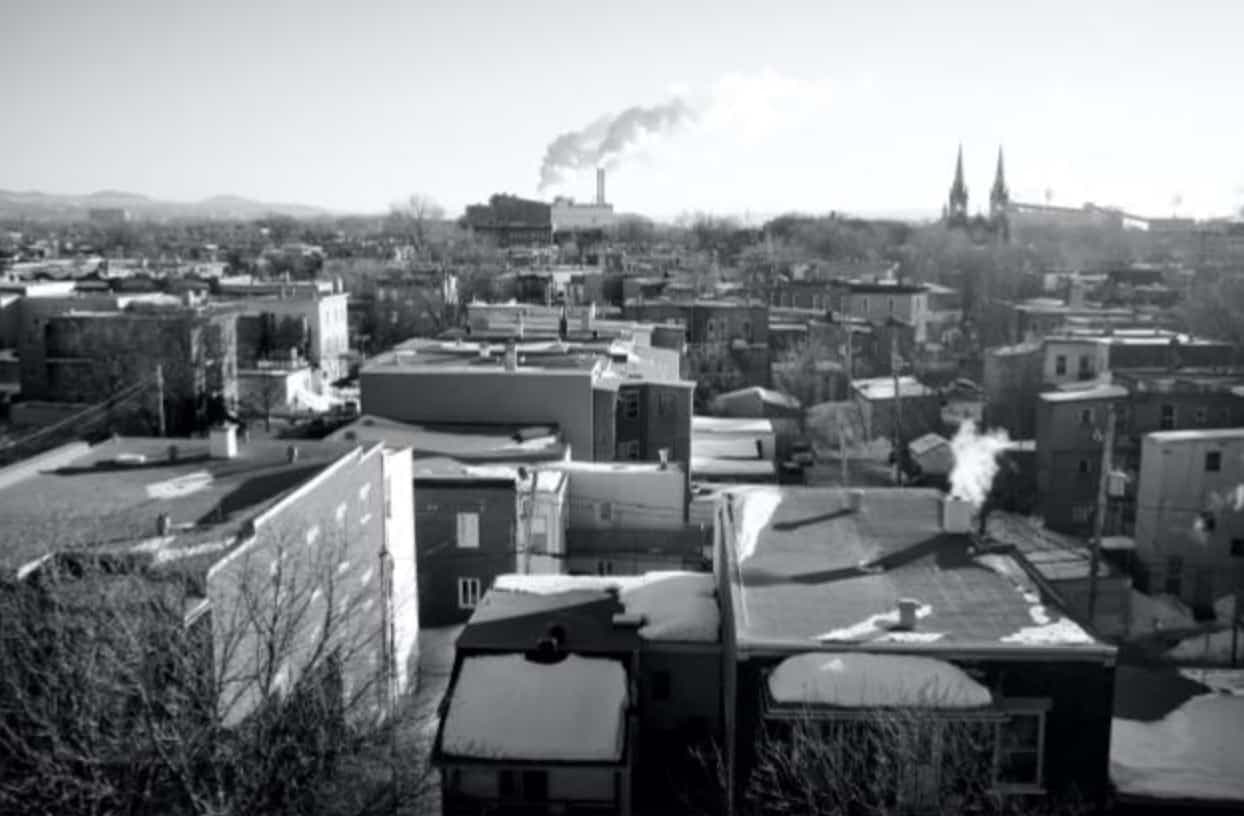 Photo prise par Sébastien St-Onge à partir du toit de son habitation. Le panache de fumée émane de l’incinérateur, limitrophe au quartier Limoilou.