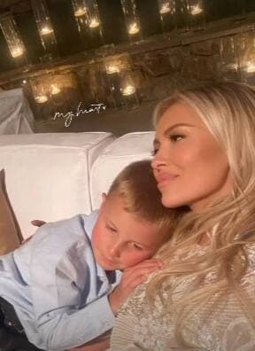 Instagram Paulina Gretzky