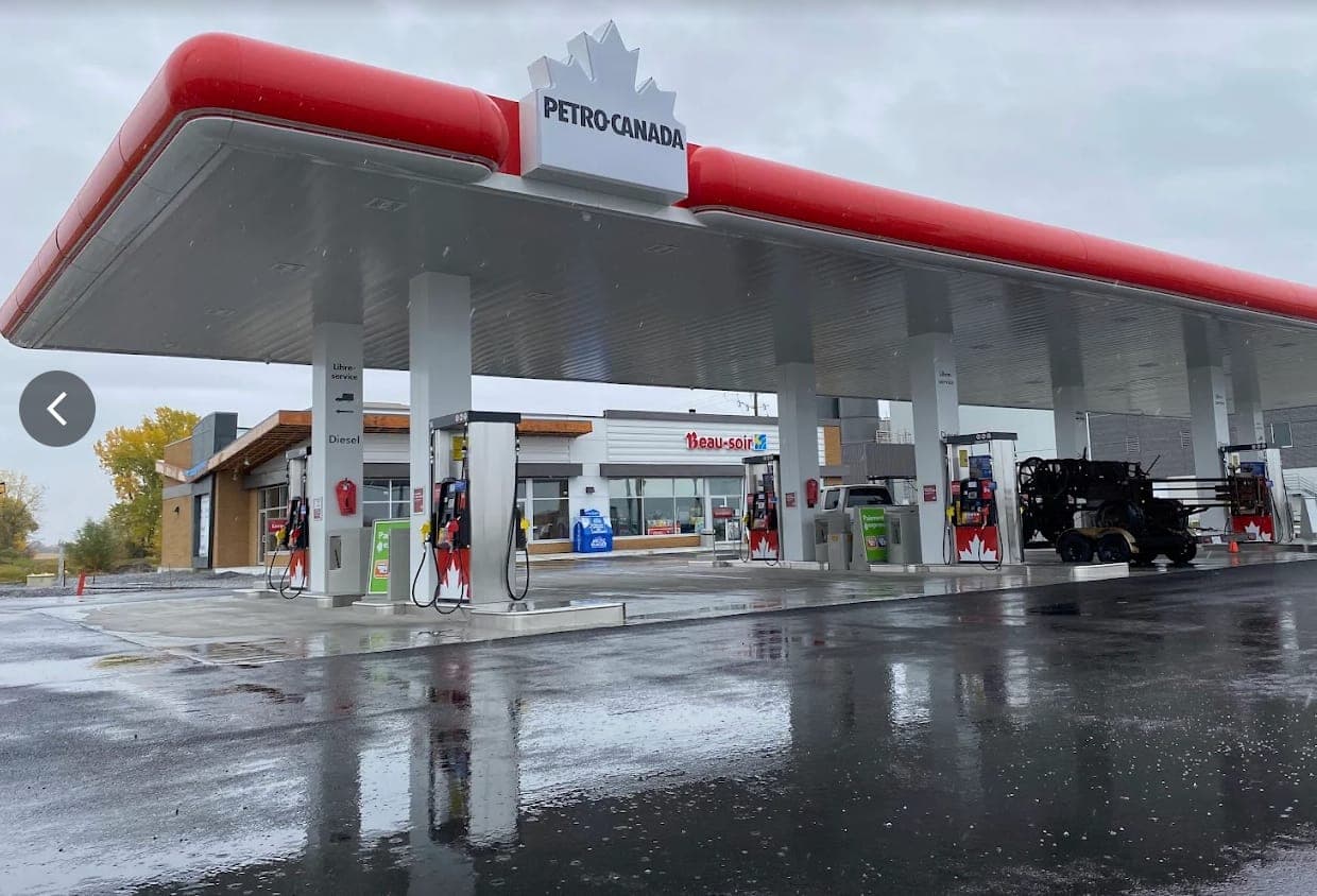 Cette station à essence située à Saint-Liboire, dans la région de Saint-Hyacinthe, présente le prix le plus bas au Québec.