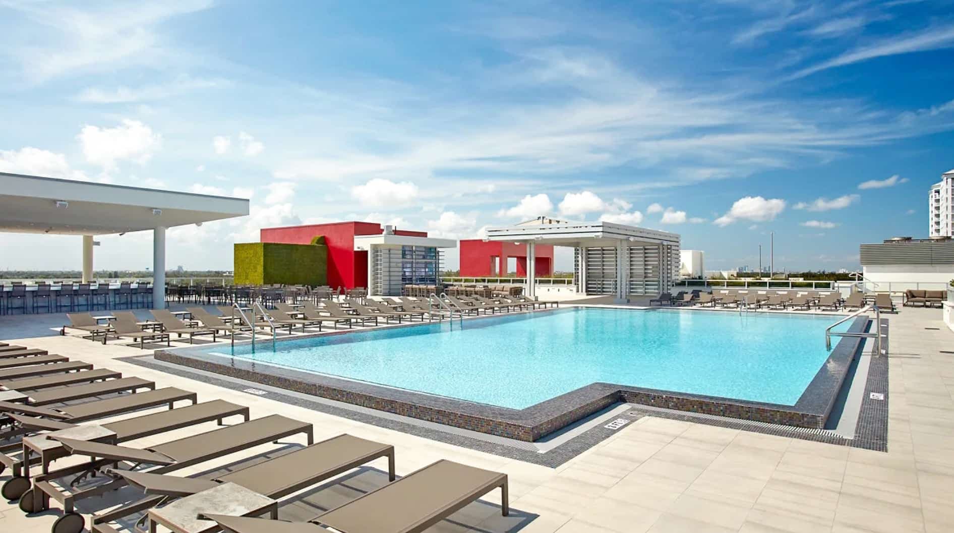 Le Costa Hollywood Beach Resort est à une vingtaine de minutes au sud de Fort Lauderdale.