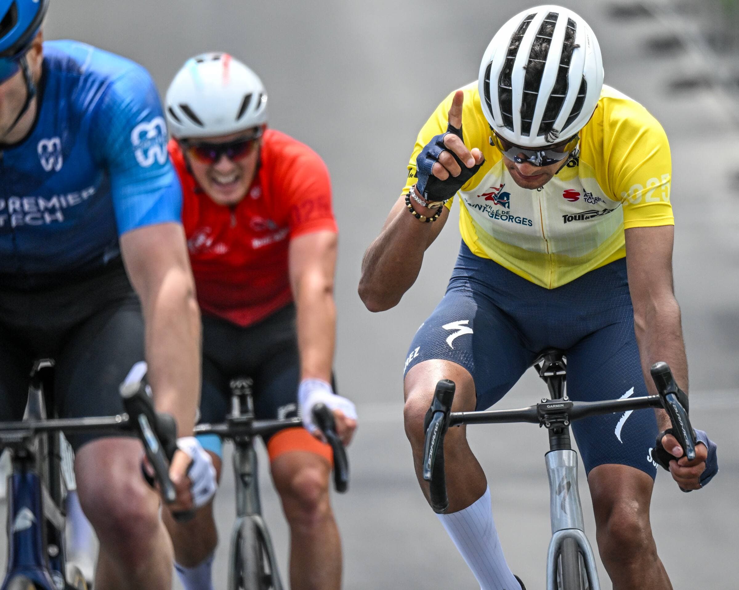 Dans une ambiance festive, le Colombien Diego Andres Camargo, de la formation Medellin, a été couronné champion du 37e Tour de Beauce, le dimanche 15 juin, dans le centre-ville de Saint-Georges.