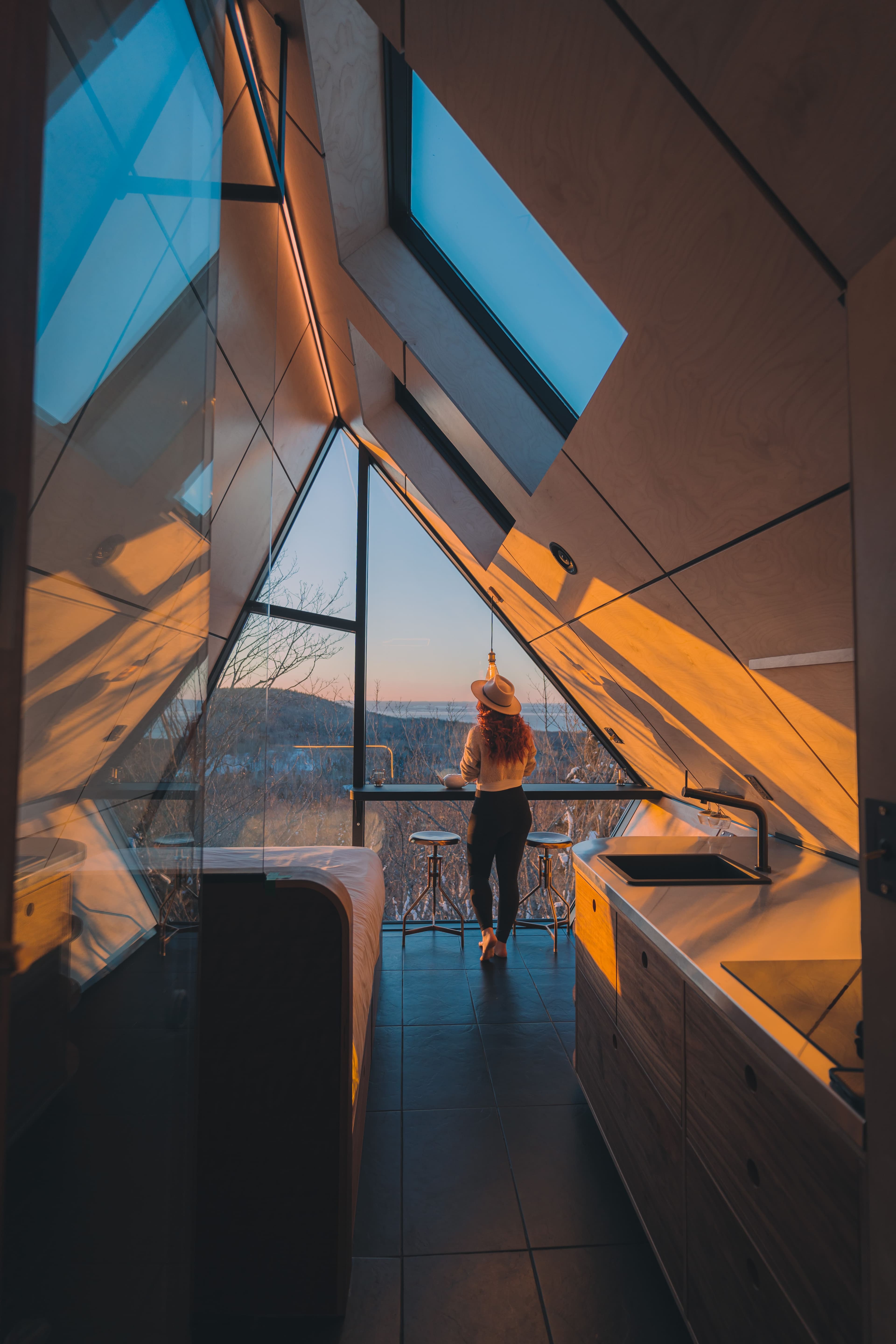 @jonanthonyjames / @yulneverroamalone