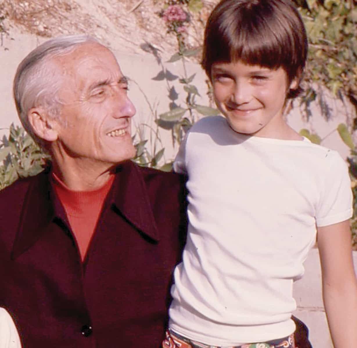 Fabien avec Jacques-Yves Cousteau, son célèbre grand-père paternel.