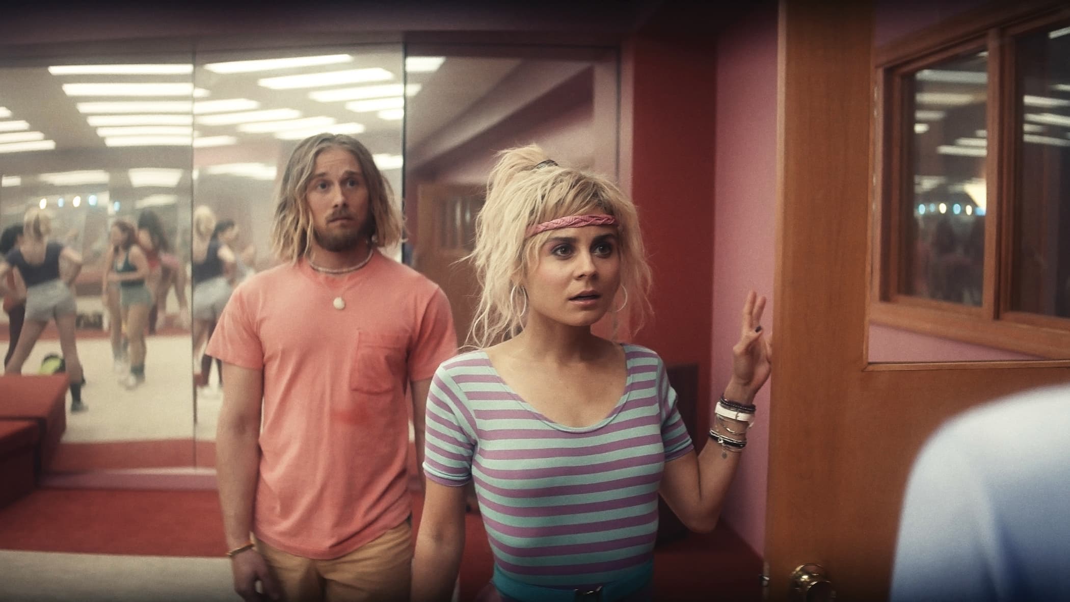 Tyler (Lou Taylor Pucci) et Bunny (Della Saba).