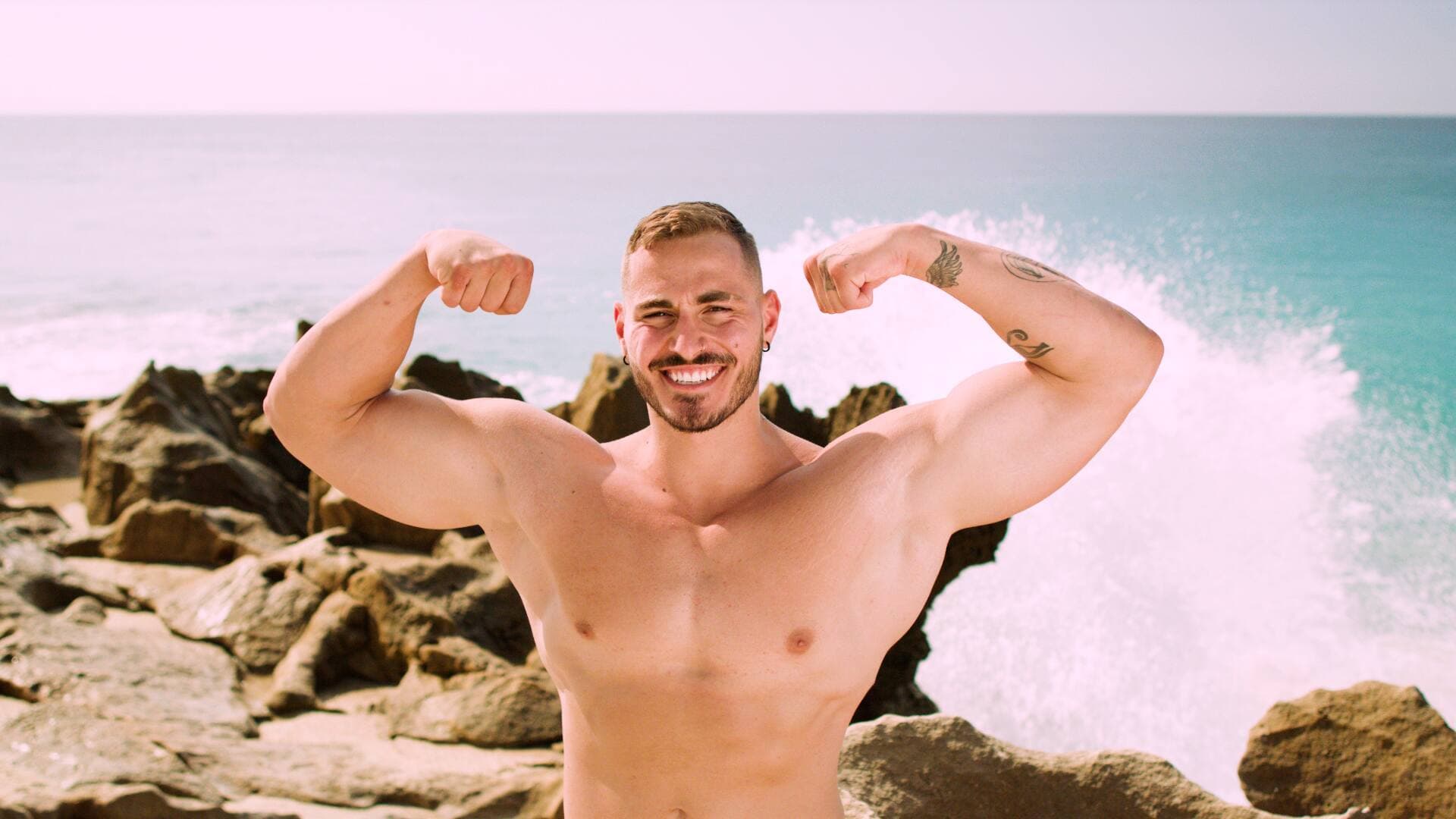 Beau, grand, fort et poli.