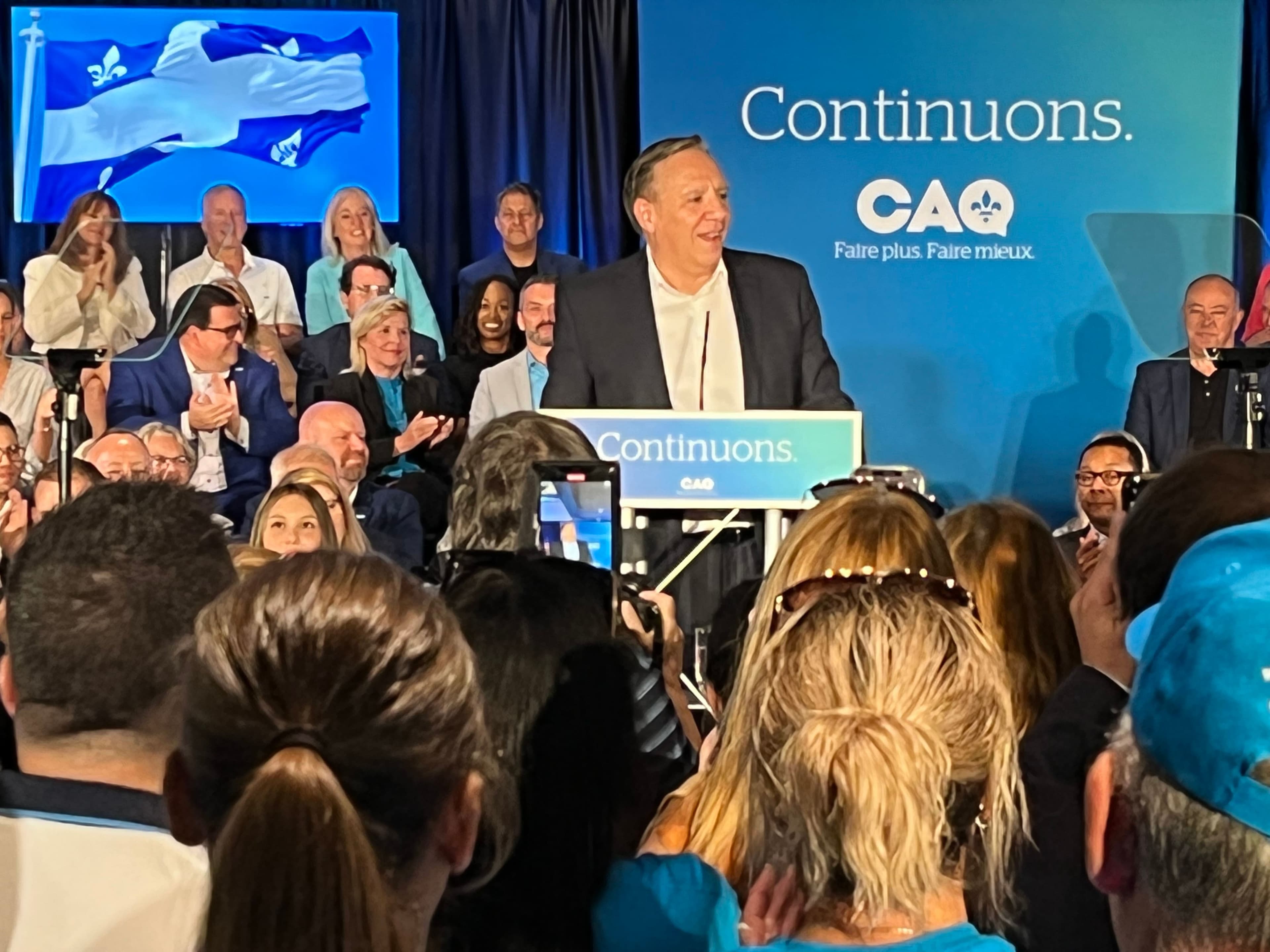 Le maintien de la cohésion nationale dont les Québécois ont fait preuve en se serrant les coudes passe par la protection du français, a plaidé le chef caquiste, François Legault, lors d’un premier grand rassemblement militant à Drummondville.