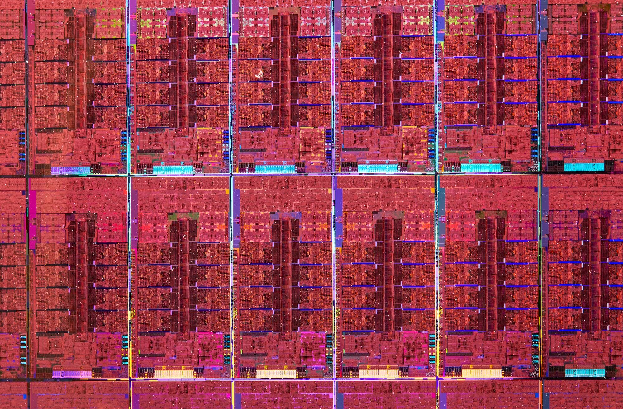 Intel dévoile la famille de processeurs Intel Core de 12e génération avec le lancement de six nouveaux processeurs de bureau débloqués, basés sur l'architecture hybride performante d'Intel.