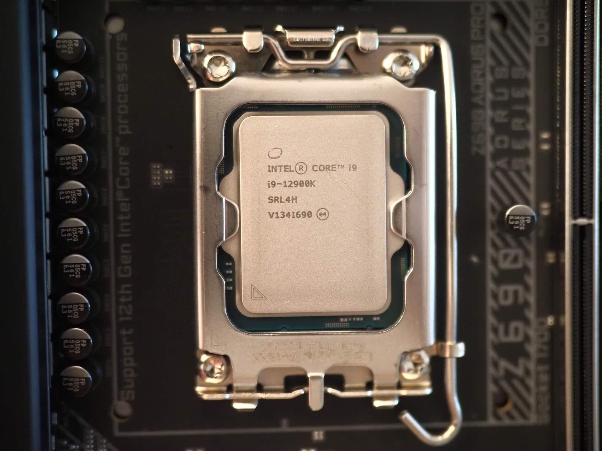 Certains auront une mauvaise surprise, alors que leurs systèmes de refroidissement actuels ne seront pas compatibles avec les processeurs Alder Lake.