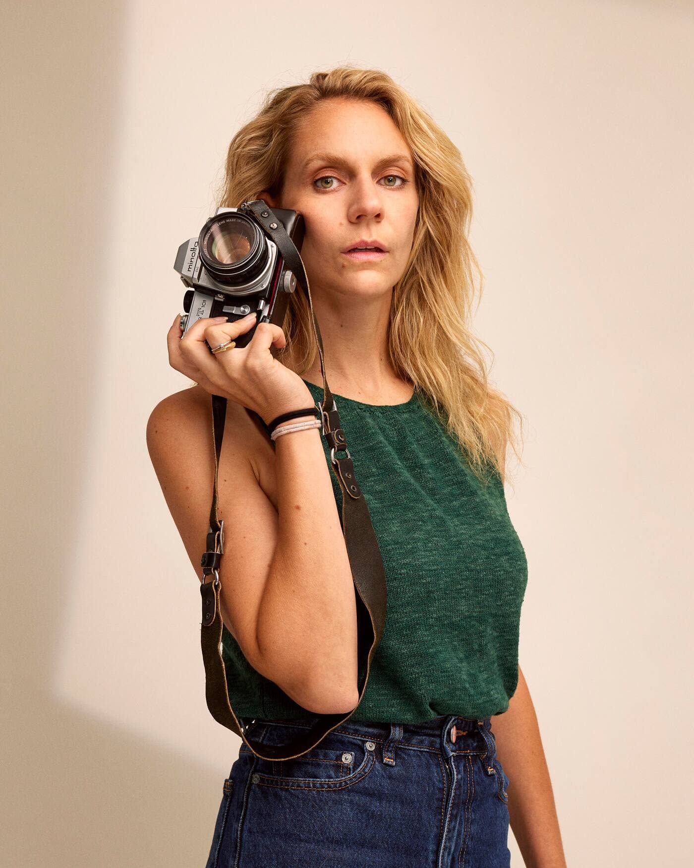 Léane Labrèche-Dor lors de sa séance de photos avec Le Consulat.