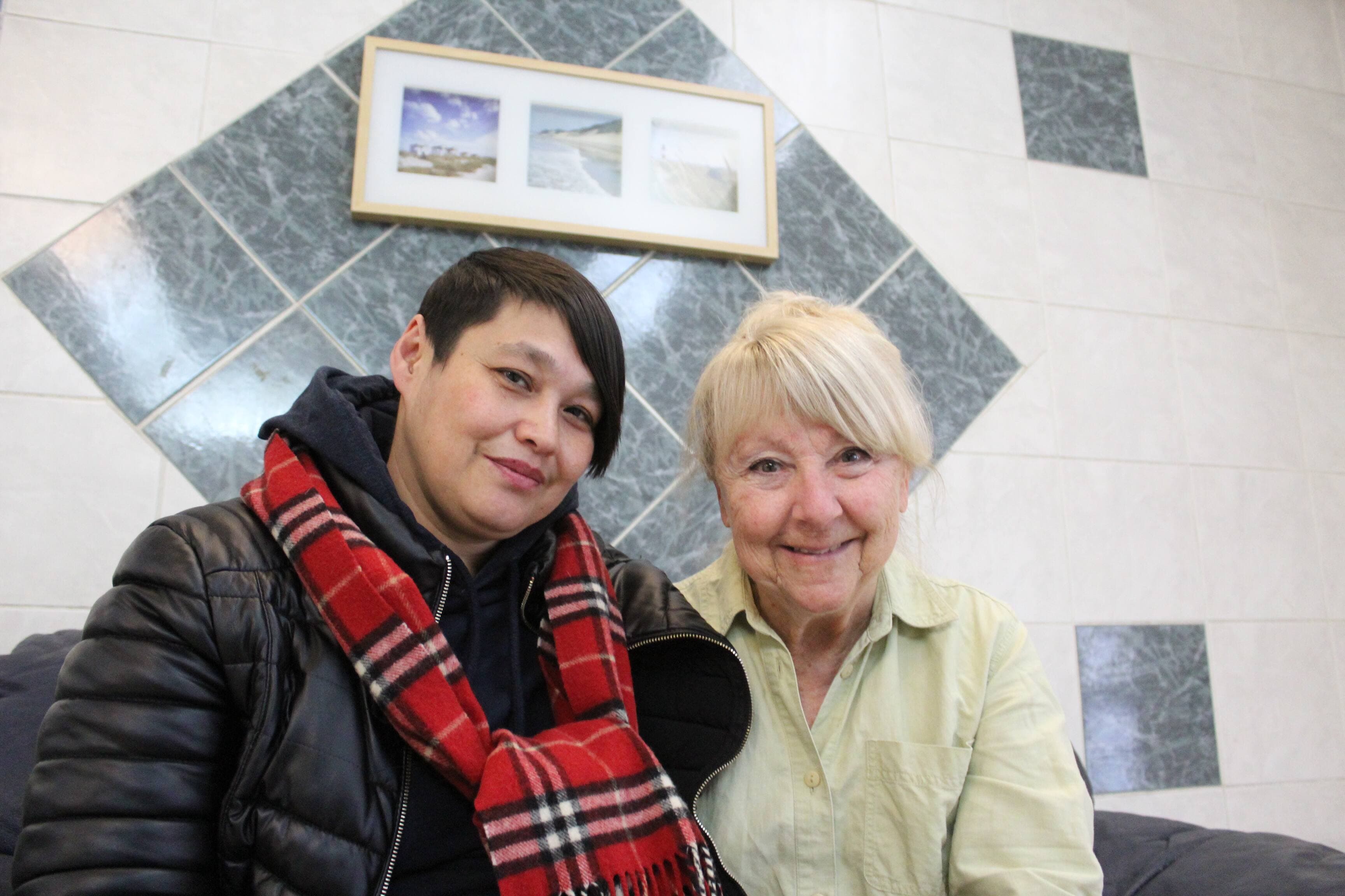 Loan Nguyen, à gauche, et Maggie Sawyer, à droite, ont développé une grande amitié dans la dernière année.