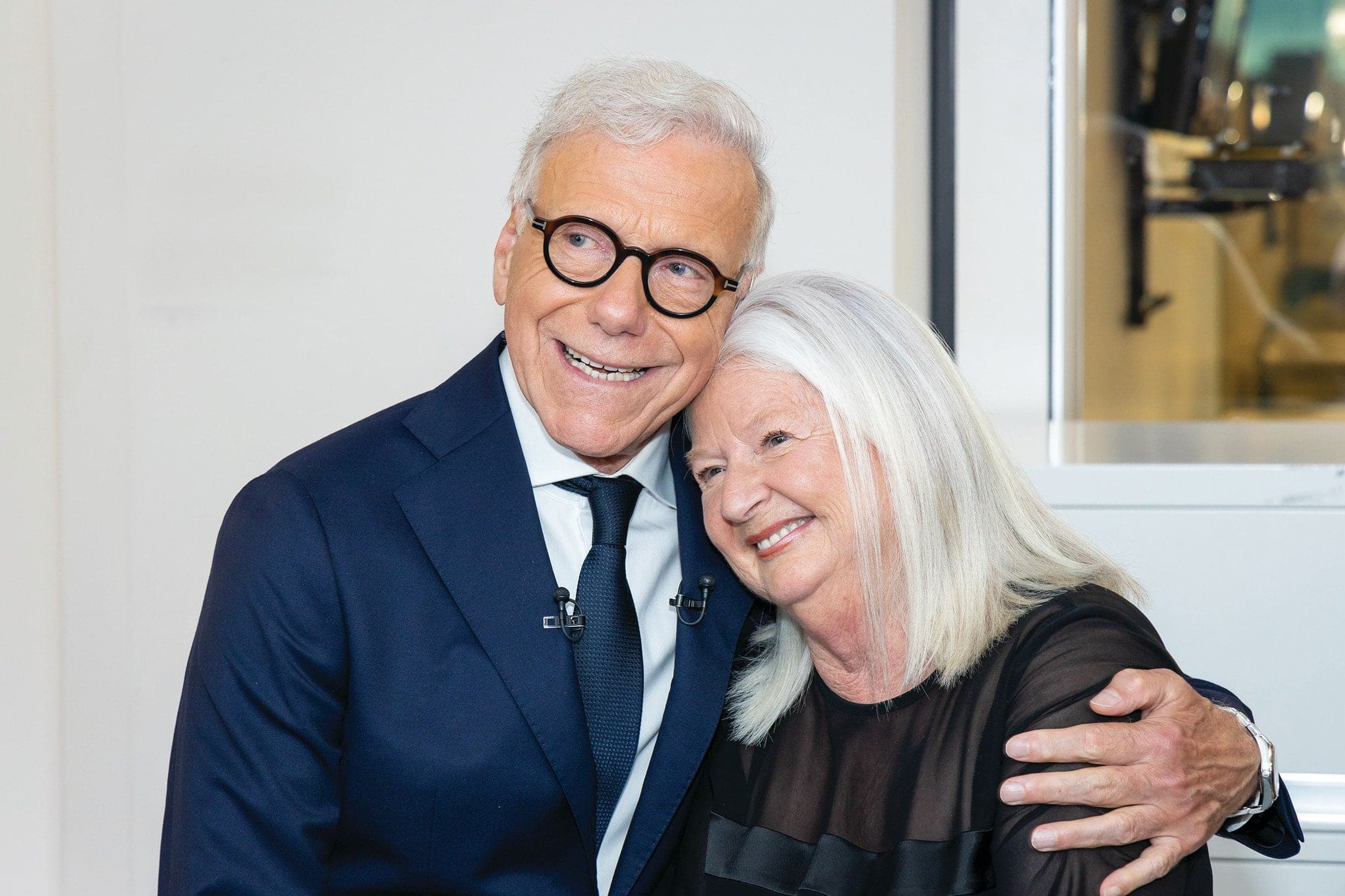 Sereins malgré le tourbillon d’émotions.