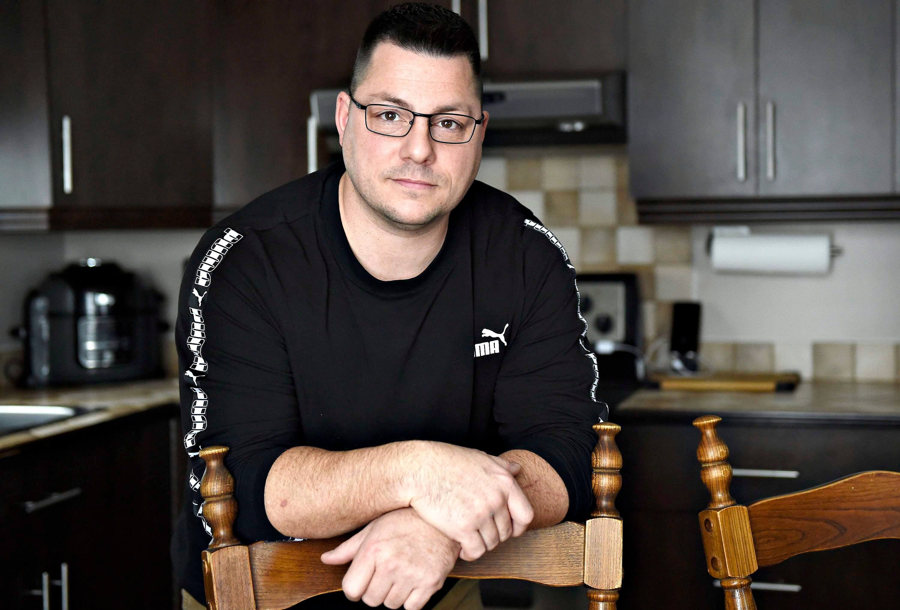 Infirmier auxiliaire à Thetford Mines, Sébastien Martineau a l’impression d’être devenu invalide à 42 ans depuis qu’il souffre de la COVID longue.