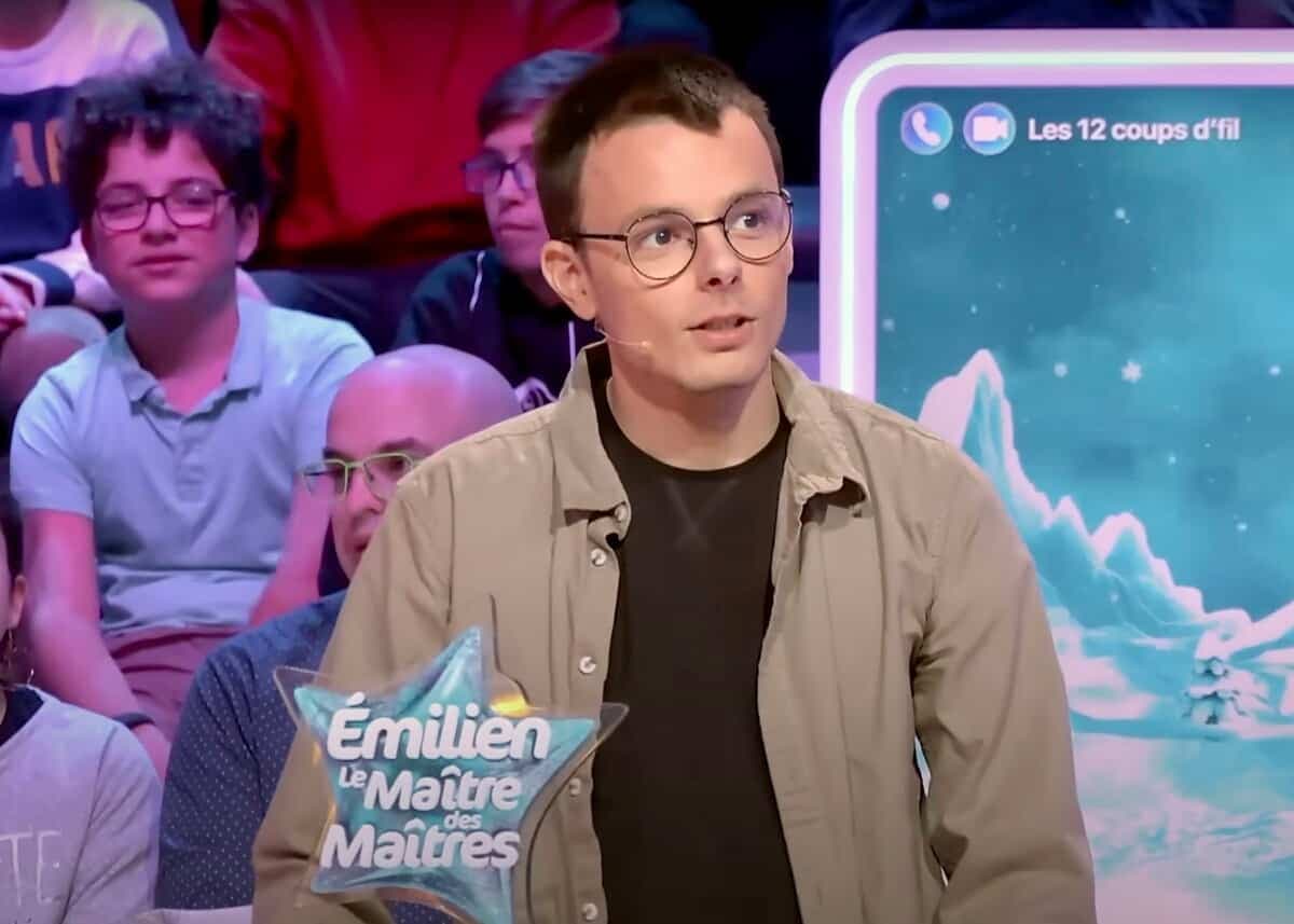 Émilien fait sensation en France. Il est le champion incontesté du jeu télévisé «Les 12 coups de midi» depuis un an et demi.