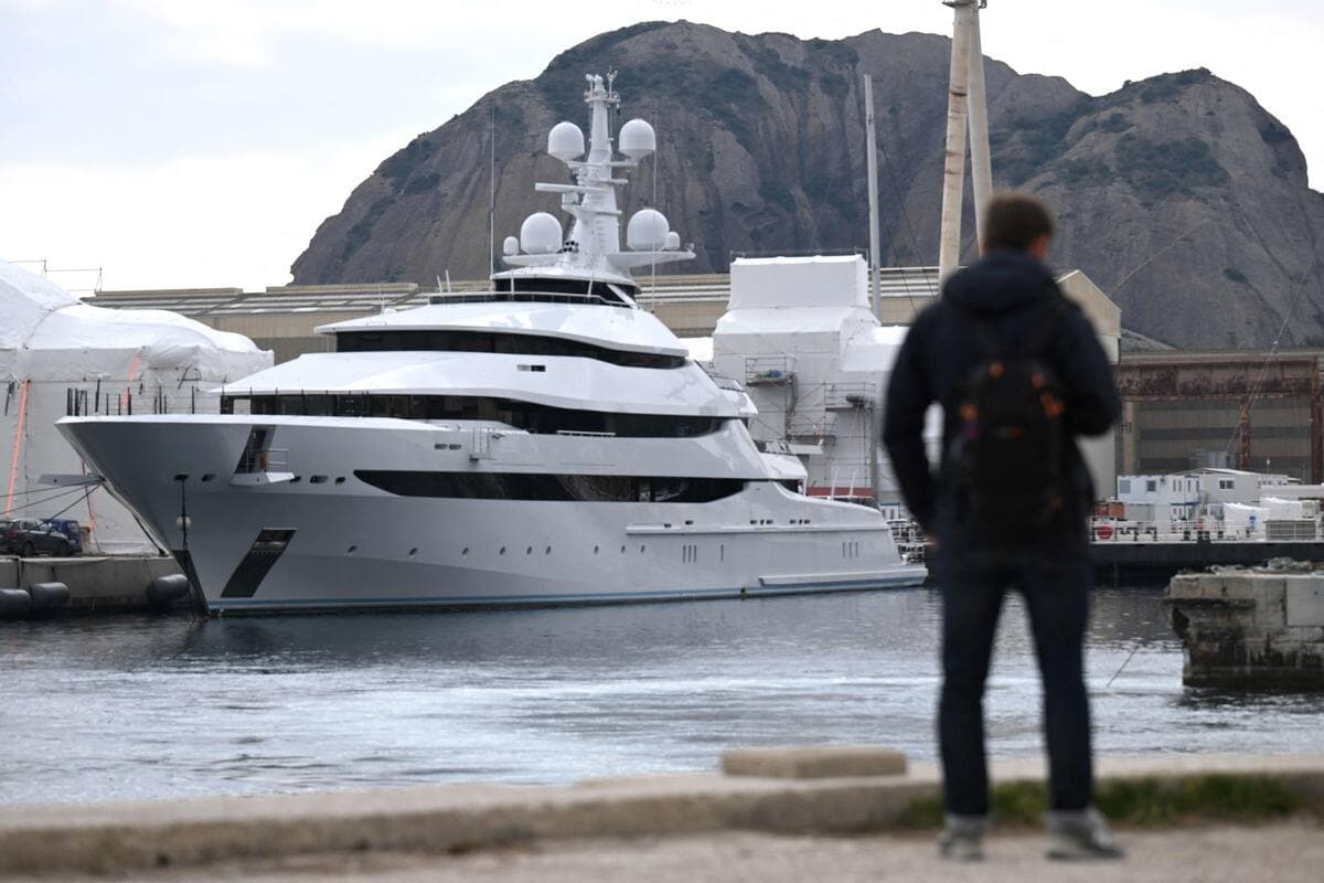 Le yacht Amore Vero, détenu par une compagnie liée à Igor Setchine.