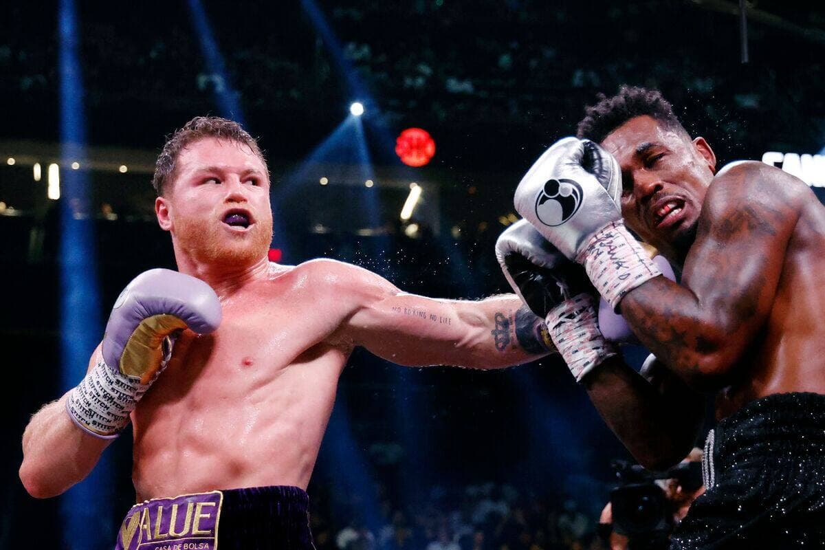 Canelo Alvarez n’a laissé aucune chance à Jermell Charlo.