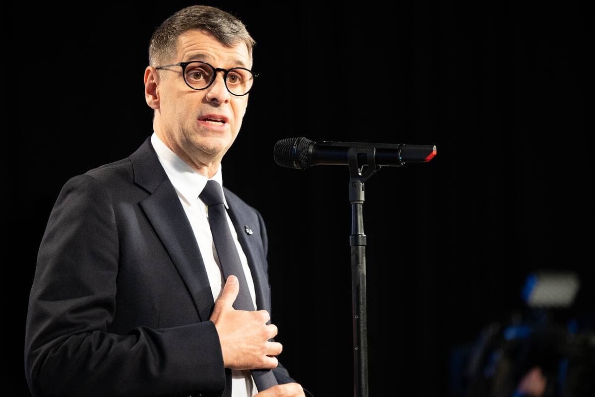 PHOTO AGENCE QMI, TOMA ICZKOVITS