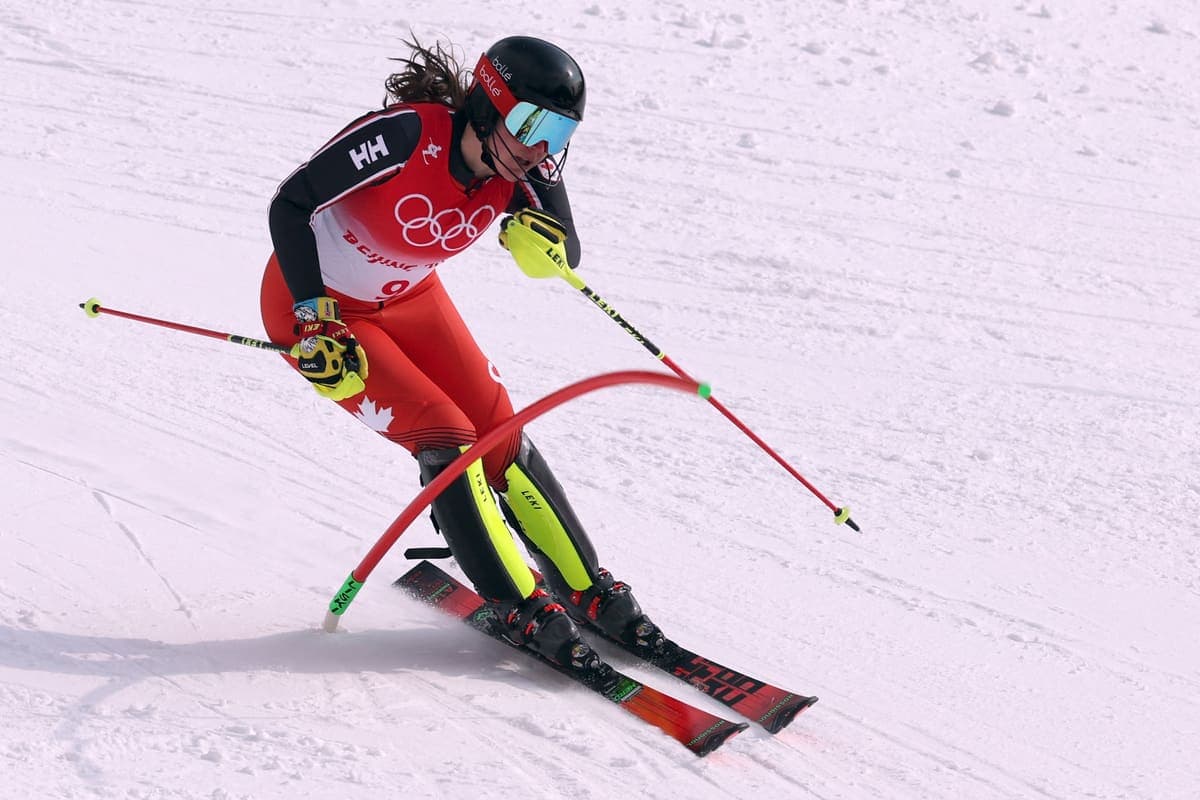 La Canadienne Laurence St-Germain participe à la deuxième manche du slalom féminin lors des Jeux olympiques d'hiver de Pékin 2022 au Centre national de ski alpin de Yanqing, le 9 février 2022.