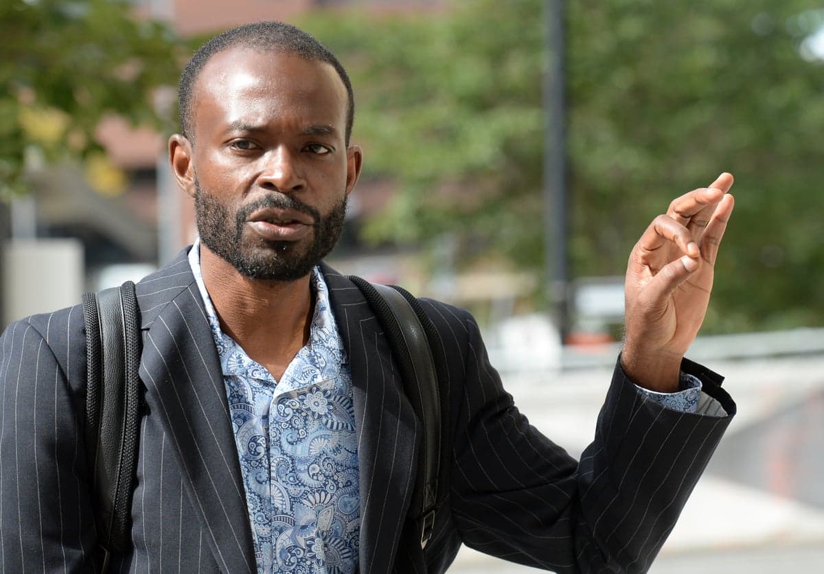 Le militant antivaccin François Amalega