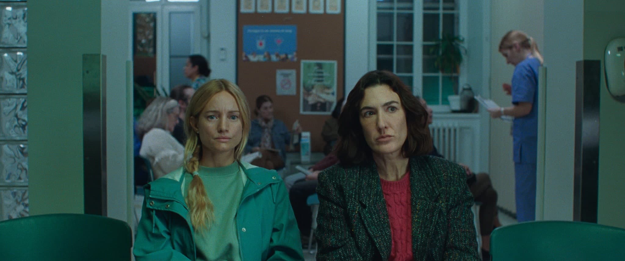 Laurence Leboeuf et Karine Gonthier-Hyndman dans une scène du film «Deux femmes en or»