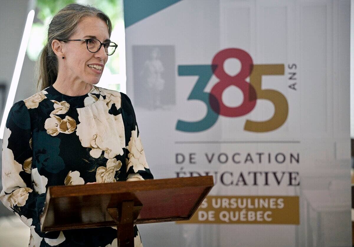 Sophie Limoges, directrice générale du Pôle culturel du Monastère des Ursulines lors d’un point de presse pour annoncer que, pour la toute première fois depuis 1639, la première école pour filles en Amérique du Nord ouvre ses portes au grand public. Le 17-05-2024. DIDIER DEBUSSCHERE/JOURNAL DE QUEBEC