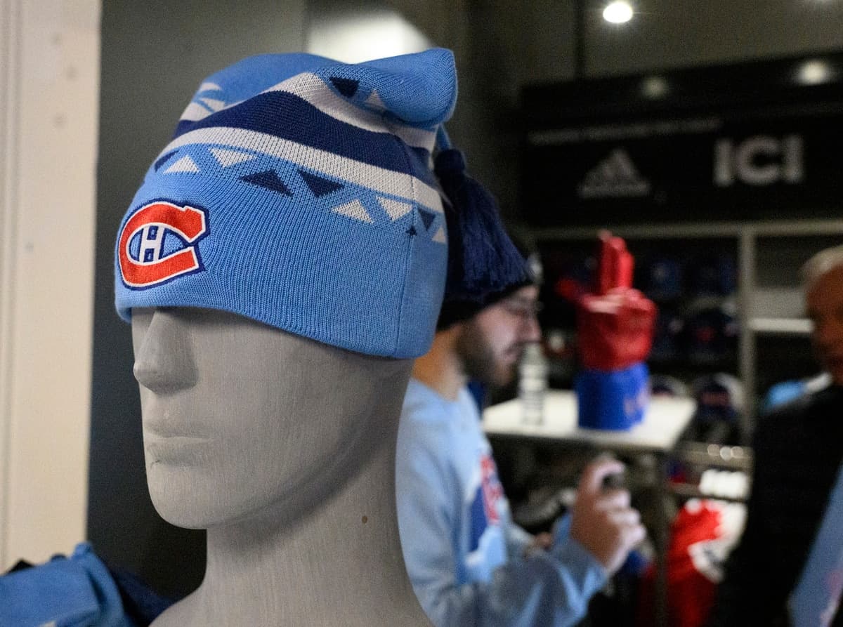 On retrouvait même des tuques du Canadien aux couleurs des Expos.