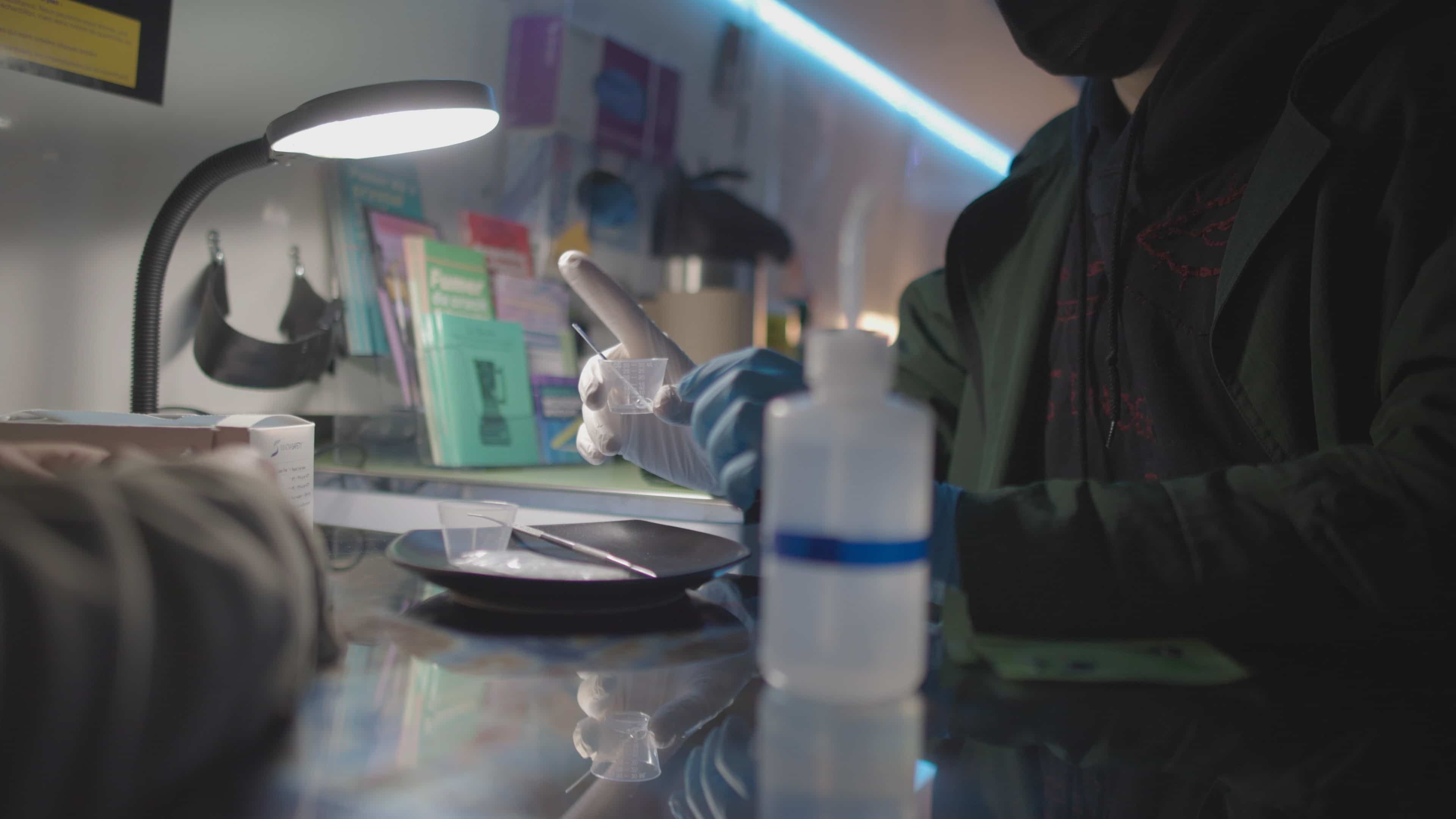 On teste la substance pour tenter de déterminer, entre autres, si elle contient du fentanyl.