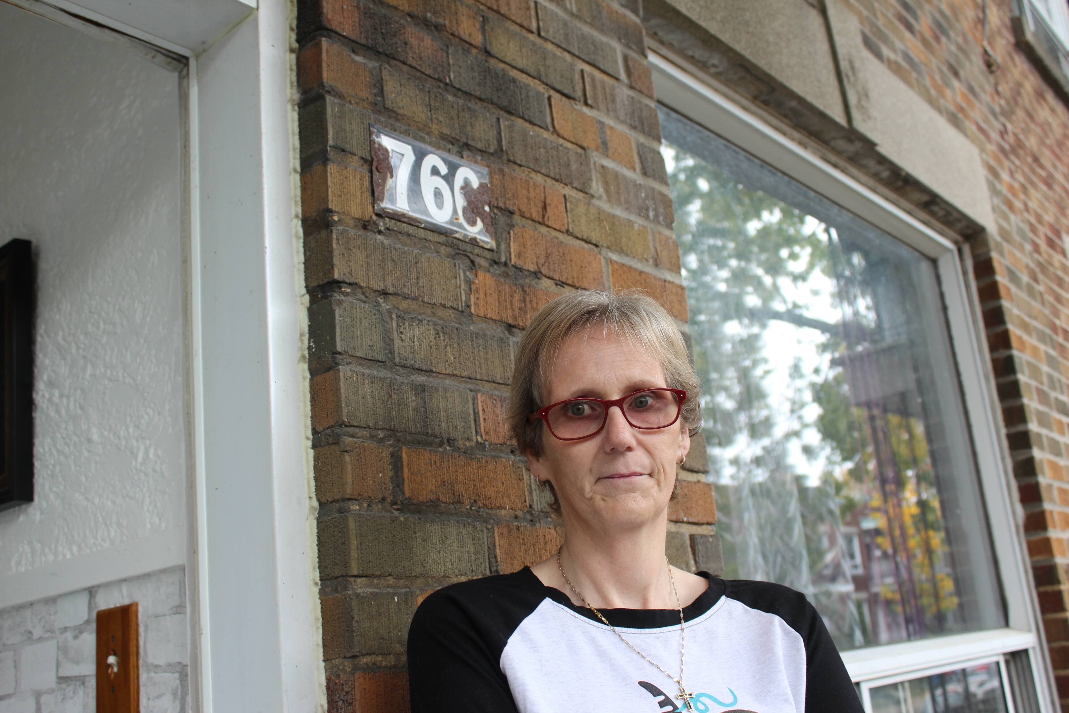 Wendy Keating a décidé de se résigner et signer l'entente. Un nouveau départ à l'extérieur de Montréal attend celle qui était fatiguée de vivre ce stress quotidiennement.