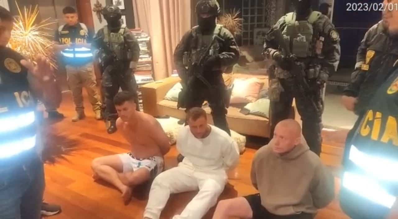 La police nationale péruvienne a arrêté (de gauche à droite) Bo Soleil Morin, 27 ans, Francis Toupin-Bergevin, 34 ans, et Fréderic Dewald, 25 ans.